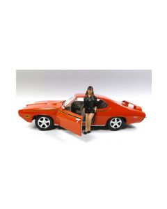 American Diorama Sue Figure 23837 - 3-Inch 1:24 Scale Diecast Car Model Accessory