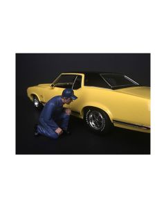 American Diorama Mechanic Juan Figurine - 1/24 Scale - Authentic Detail