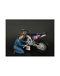 American Diorama Mechanic Chole 1/12 Scale Figurine - Wrench-Holding Pit Crew