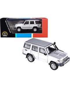 Paragon Toyota Land Cruiser 76 - Silver Pearl - 1/64 Scale Diecast Model