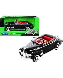 Welly 1941 Chevrolet Special Deluxe Convertible - Black with Red Interior, 1/24 Scale Diecast