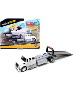 Maisto International DuraStar Flatbed Truck White, 1/64 Scale Diecast Model