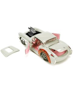 Jada 1957 Chevy Corvette - Beige & Pink w/ Bugs Bunny - 1/24 Diecast