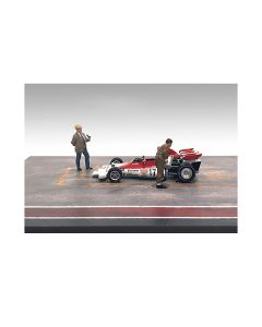 American Diorama "Race Day" Figure Set #4 (1/43 Scale) - Pit Crew Perfection!
