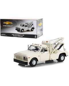 Greenlight 1968 Chevrolet C-30 Dually Wrecker Tow Truck - 1:18 Scale Diecast Model - White