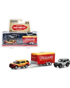 Greenlight Hollywood Hitch & Tow: 2016 Ford Explorer & 2013 Jeep Wrangler with Enclosed Car Hauler - Baywatch Movie Edition, 1/64 Scale