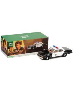 Greenlight 1986 Chevrolet Caprice LAPD MacGyver Artisan Collection 1/18 Diecast Model Car - Black & White