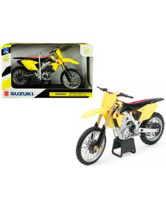 New Ray Suzuki RM-Z450 Yellow 1/12 Scale Motorcycle Model (57643)