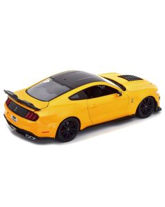 Maisto 2020 Ford Mustang Shelby GT500 - 1/18 Scale Diecast - Yellow with Black Top