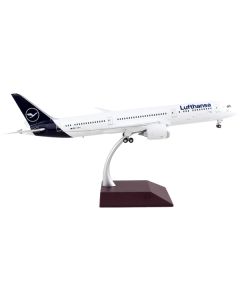 GeminiJets Lufthansa Boeing 787-9 1/200 Diecast Model Airplane - White & Blue