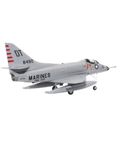 Militaria Die Cast A-4C Skyhawk Attack Aircraft "US Navy" 1/72 Scale Diecast Model (Wingspan: 4.5 Inches)