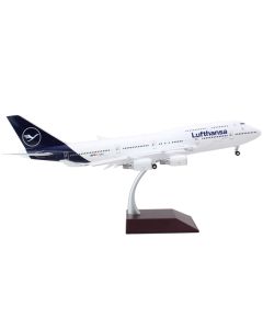 GeminiJets Lufthansa Boeing 747-400 (D-ABVY) 1/200 Scale Diecast Model Airplane with Flaps Down