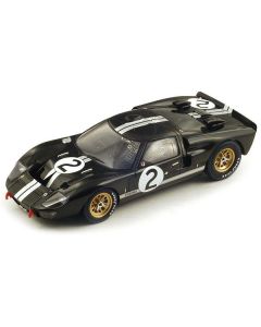 Spark 1/18 Ford MK II #2 Le Mans Winner (1966) McLaren/Amon - Display Case Included