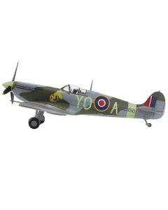 Hobby Master 1/48 Supermarine Spitfire Mk Vb EN921 - Jack Sheppard, No. 401 Squadron Diecast Model